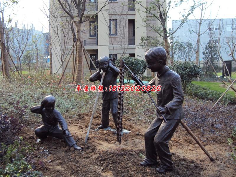 小孩放鞭炮铜雕，公园小品铜雕，景观铜雕