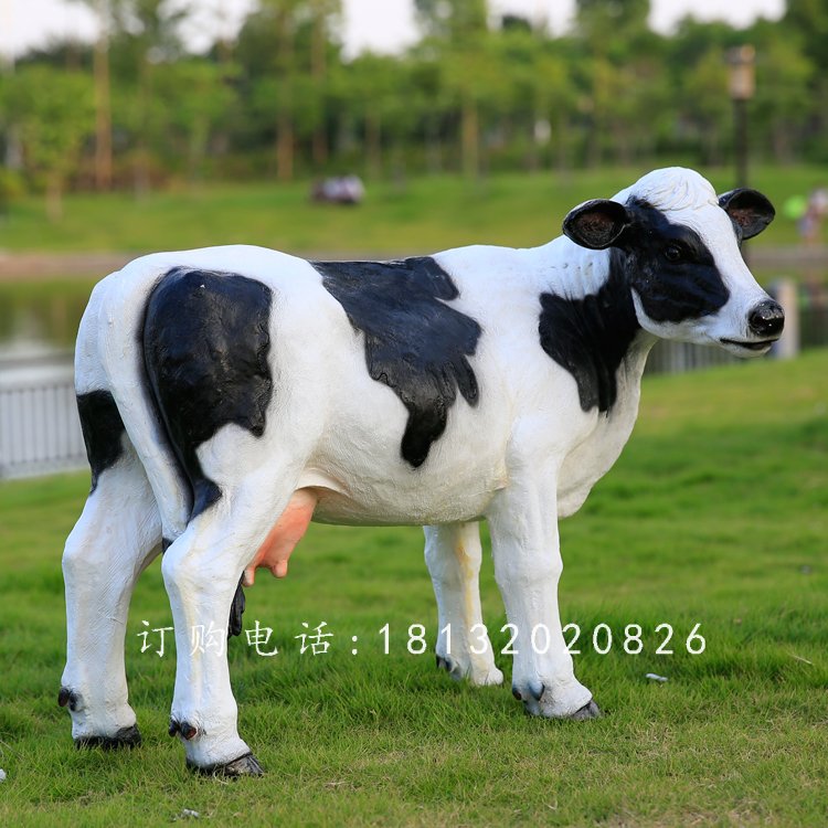 玻璃钢奶牛，玻璃钢仿真奶牛雕塑