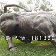 华尔街牛铜雕，广场铜牛雕塑