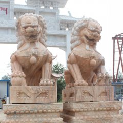 北京狮子雕塑，晚霞红石雕狮子