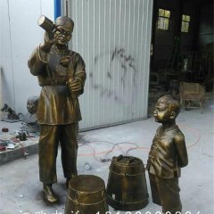 玻璃钢仿铜人物雕塑，小孩打酱油雕塑