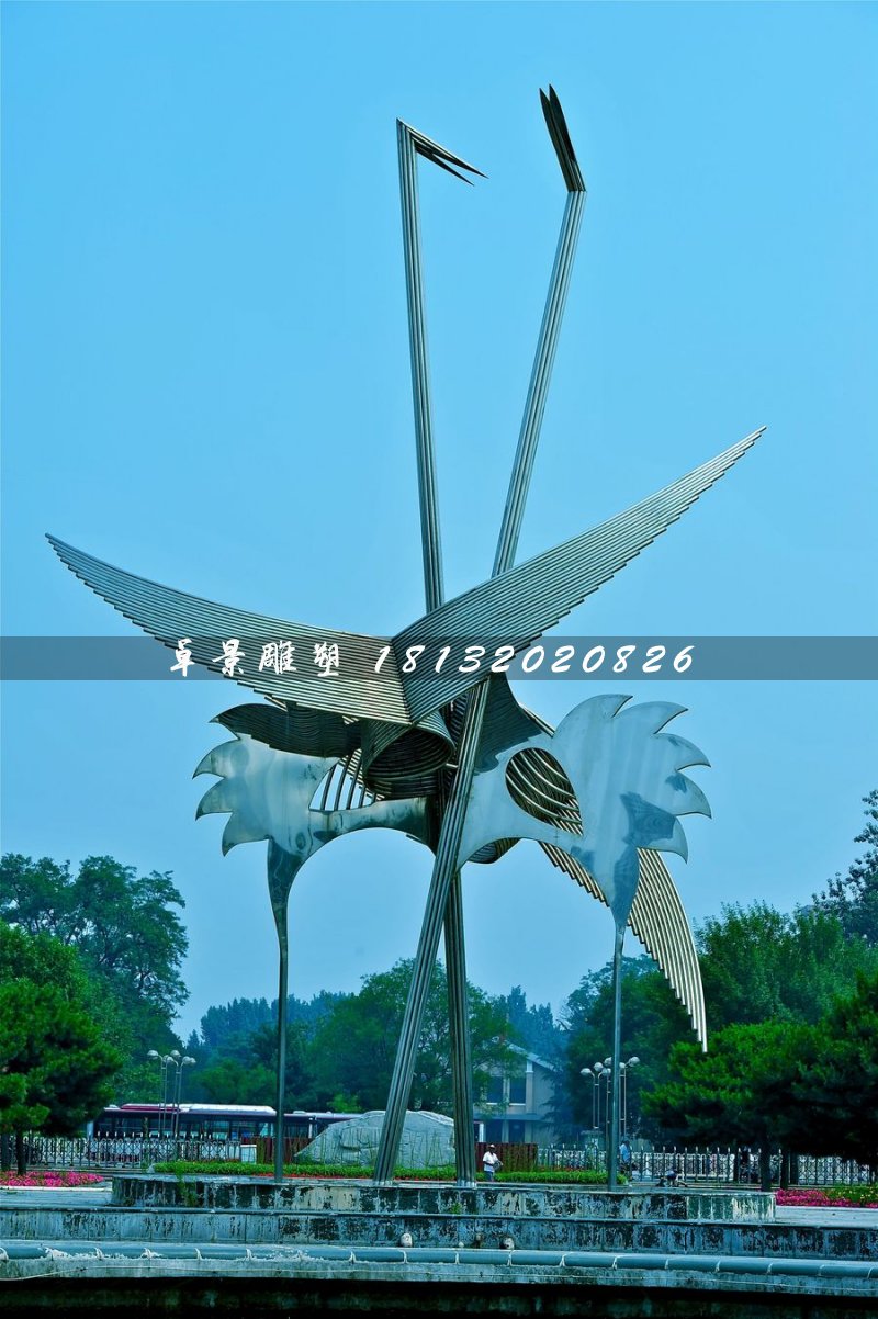 抽象仙鹤雕塑，不锈钢抽象动物