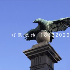 老鹰踩球铜雕，青铜老鹰雕塑