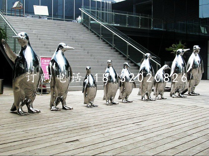 站着的企鹅雕塑不锈钢动物雕塑
