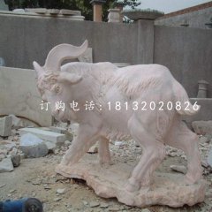 晚霞红石雕山羊公园动物雕塑