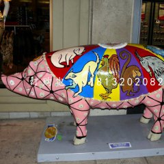 彩绘猪雕塑，玻璃钢动物雕塑