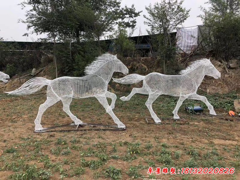 不锈钢编织奔跑马雕塑