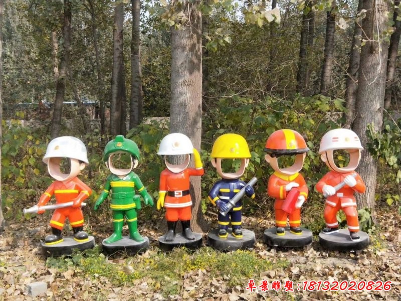 互动性玻璃钢卡通消防员雕塑