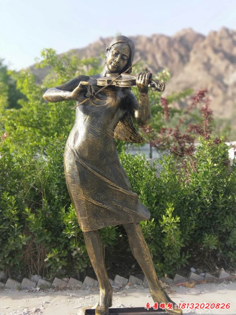 拉小提琴女孩铜雕