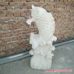 汉白玉喷水鱼石雕