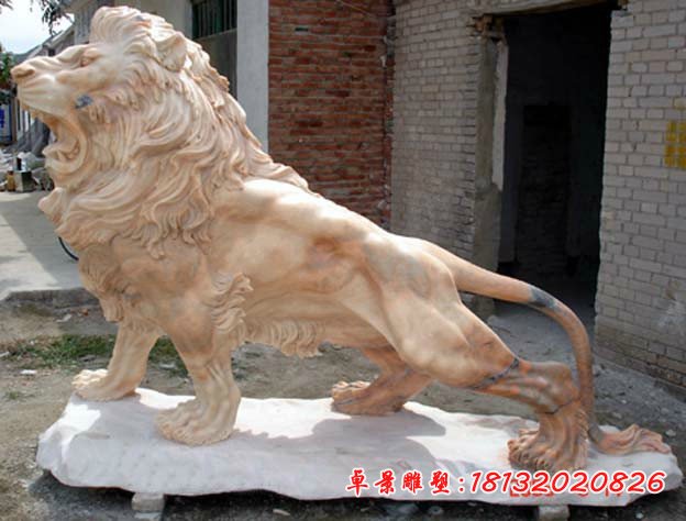 西洋走狮晚霞红狮子雕塑