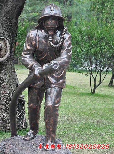 铜雕消防员