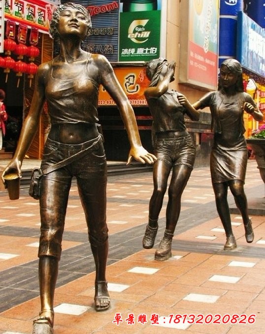 步行街人物雕塑，广场现代人物铜雕