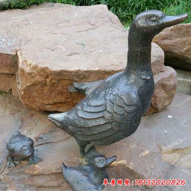 铜雕鸭子公园动物雕塑