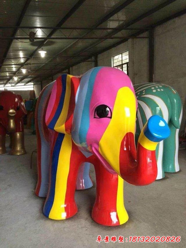 玻璃钢彩色大象雕塑，公园玻璃钢大象雕塑