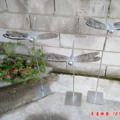 不锈钢镜面蜻蜓雕塑
