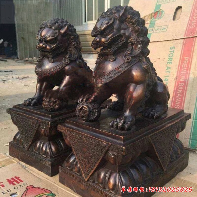 门口铸铜狮子雕塑