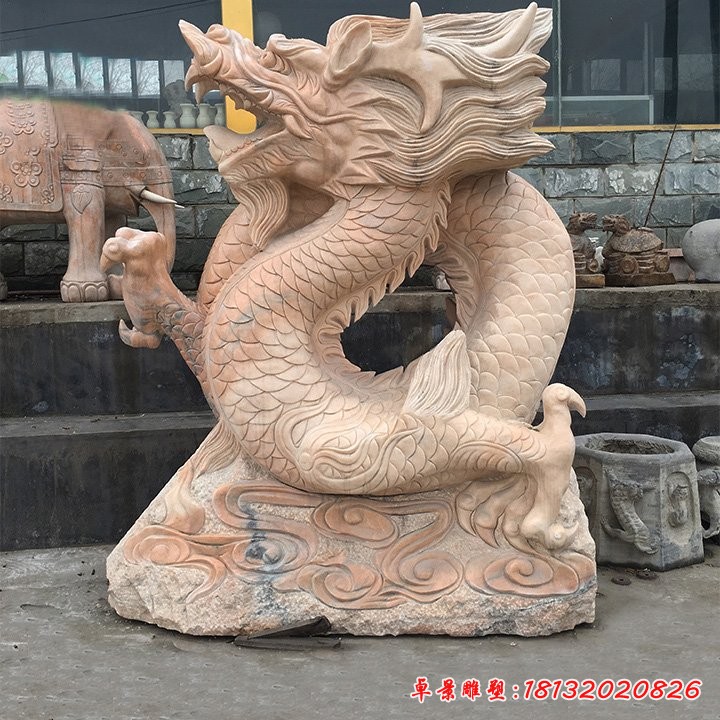 晚霞红景区公园中国龙雕塑