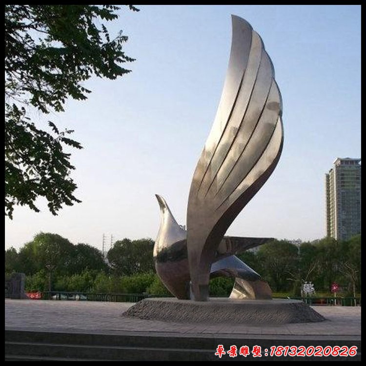 大型不锈钢抽象和平鸽雕塑