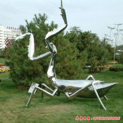 不锈钢动物螳螂广场雕塑