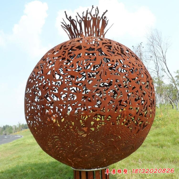 不锈钢石榴镂空球雕塑
