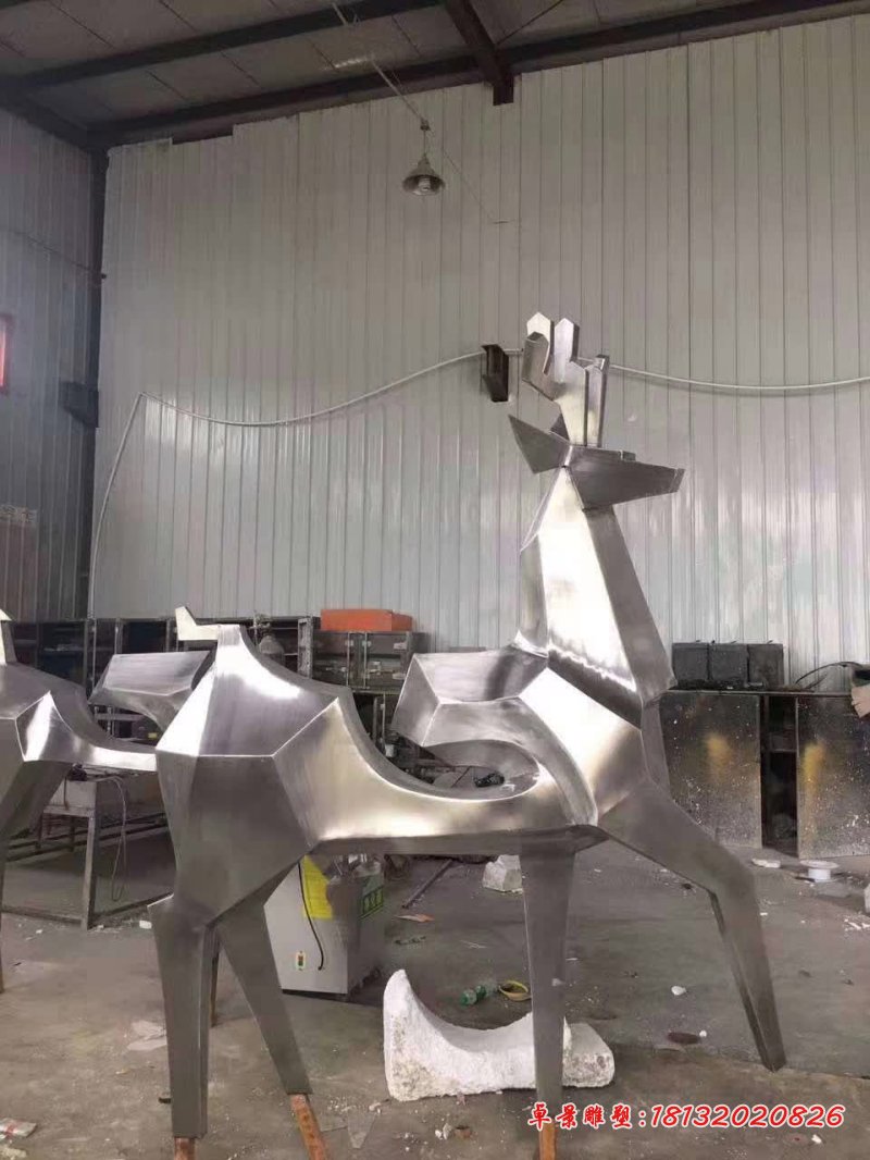 不锈钢抽象几何鹿雕塑 