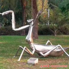 螳螂动物不锈钢雕塑