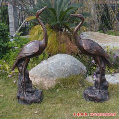 草坪仙鹤动物铜雕
