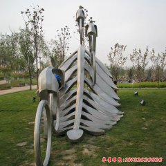 不锈钢骑车人物雕塑