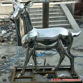 不锈钢镜面鹿雕塑