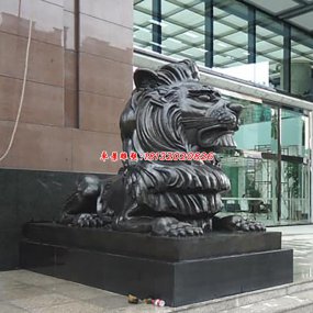 银行门前铜铸狮子