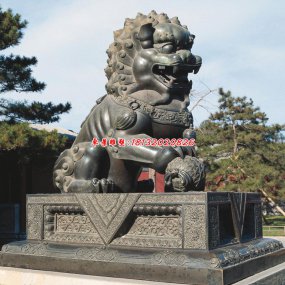 铜狮子 踩球