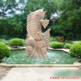 鱼的雕塑喷泉